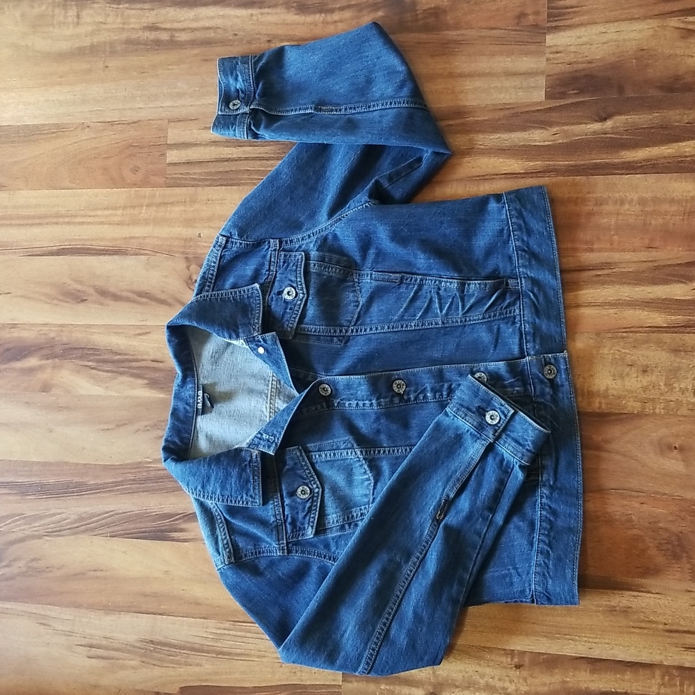 Cute cropped denim jacket